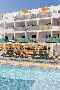 ryanslolas_03_pool area_0031.jpg